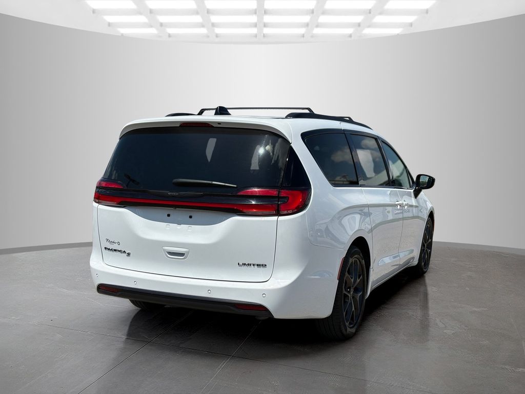 2025 Chrysler Pacifica Limited FWD
