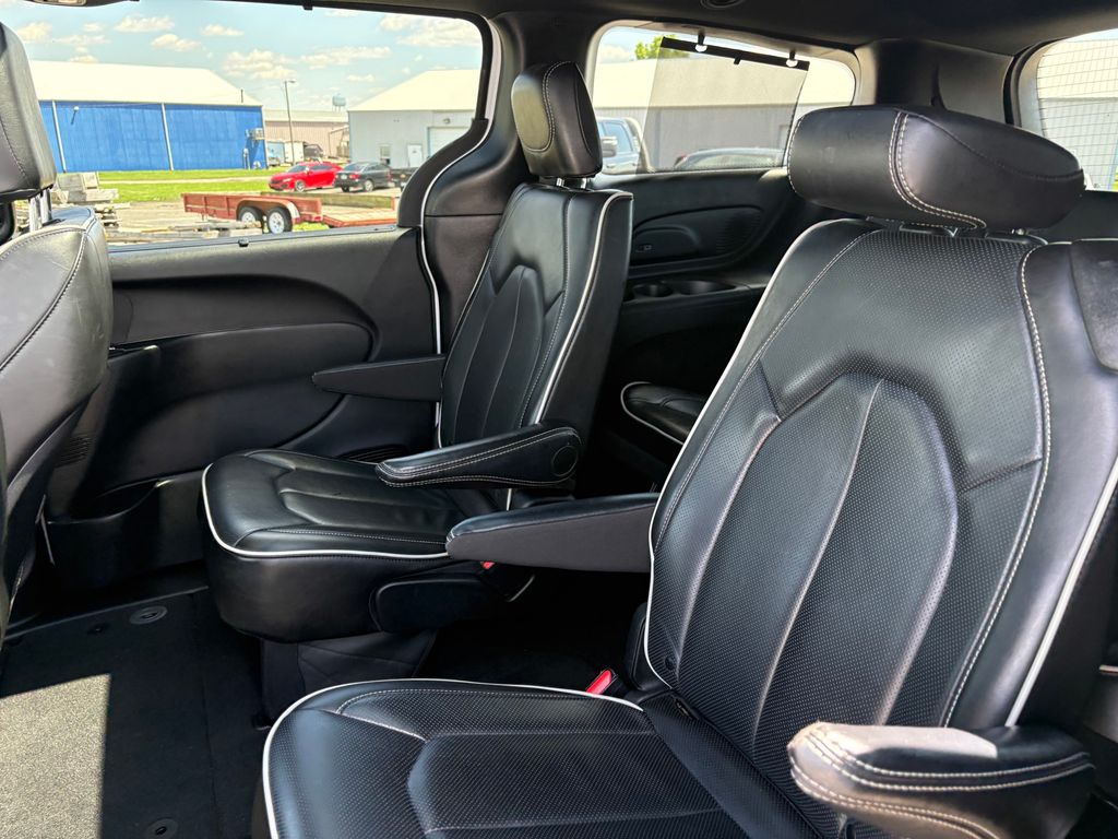 2025 Chrysler Pacifica Limited FWD
