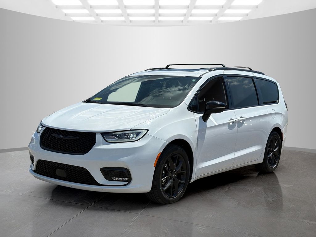 2025 Chrysler Pacifica Limited FWD