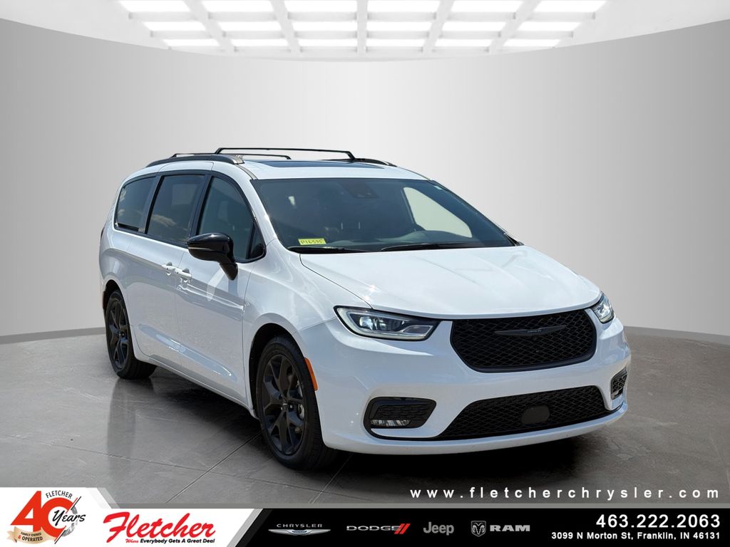 2025 Chrysler Pacifica Limited FWD
