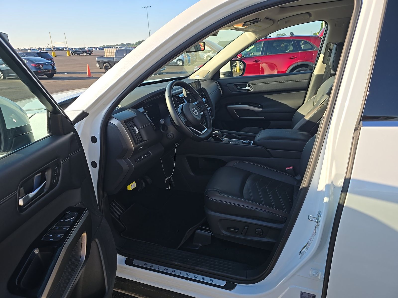 2025 Nissan Pathfinder Platinum AWD