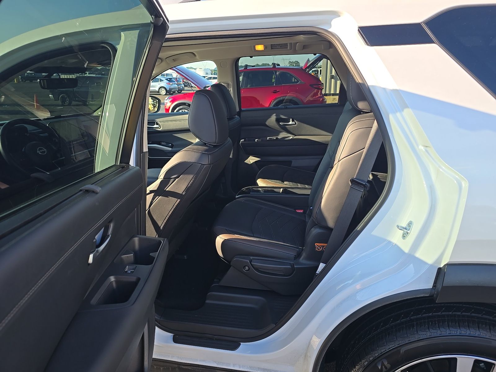 2025 Nissan Pathfinder Platinum AWD