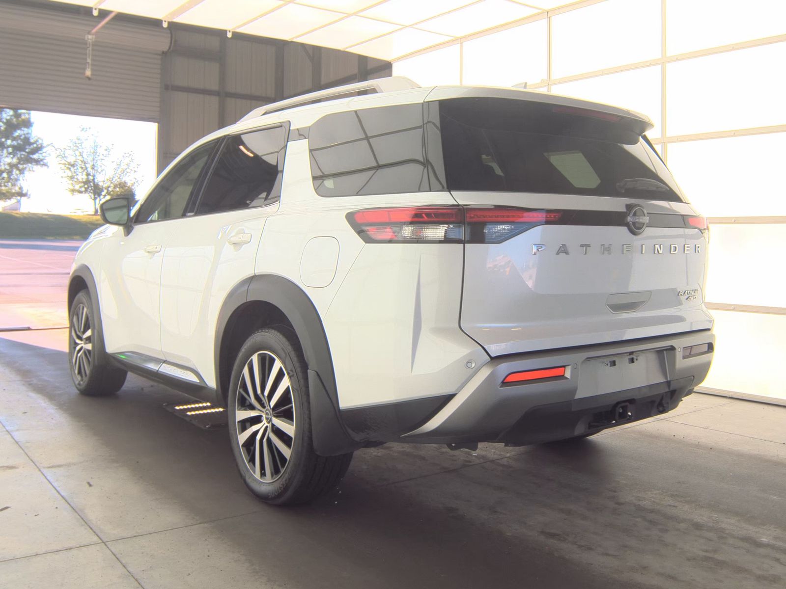 2025 Nissan Pathfinder Platinum AWD