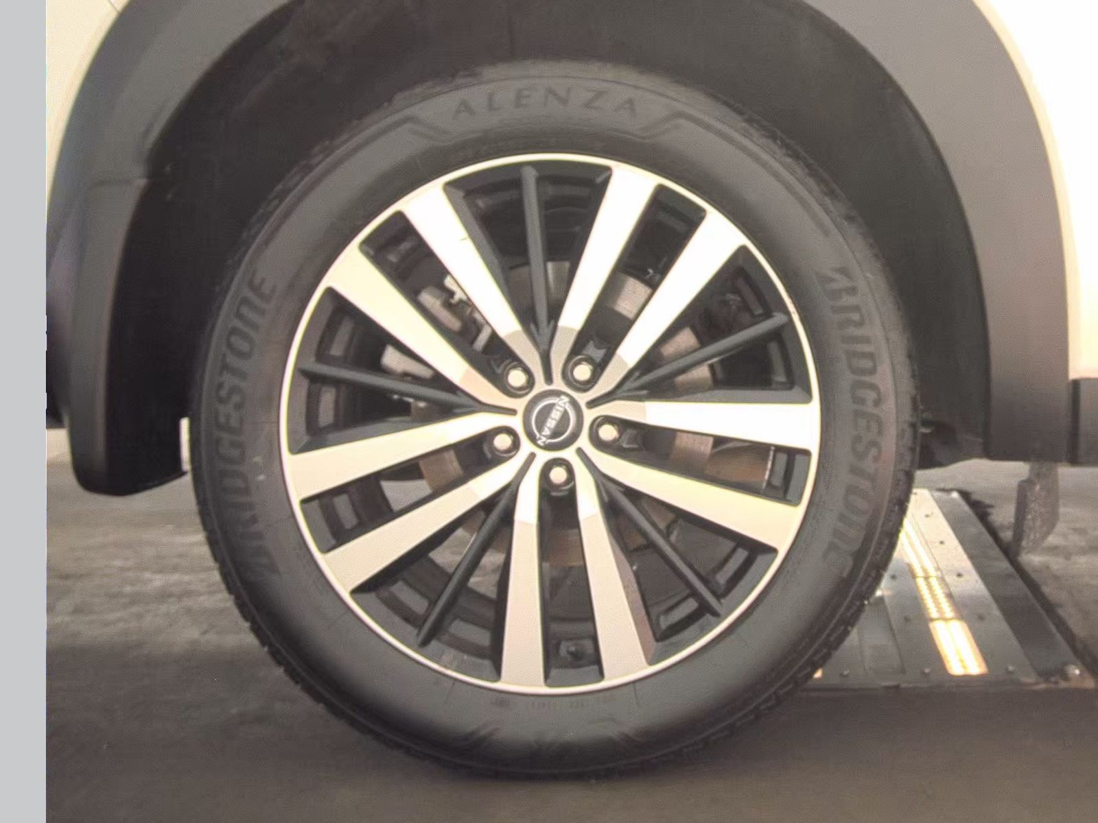 2025 Nissan Pathfinder Platinum AWD