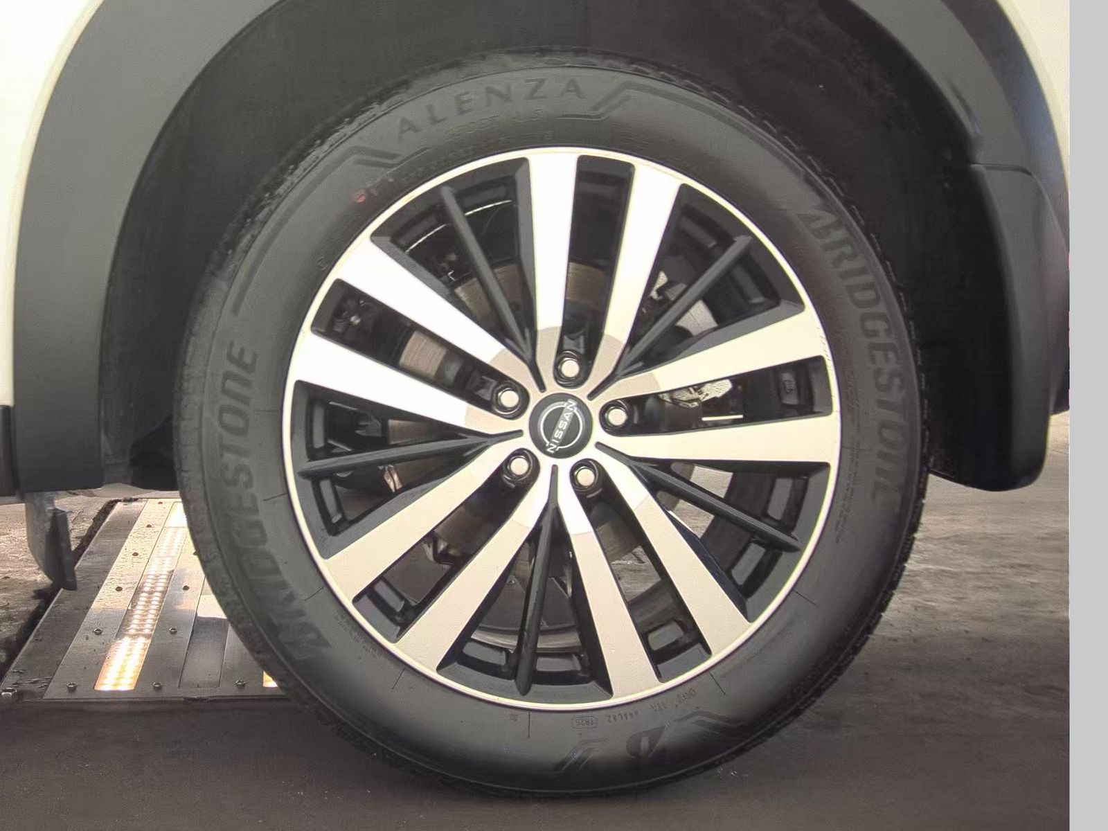 2025 Nissan Pathfinder Platinum AWD