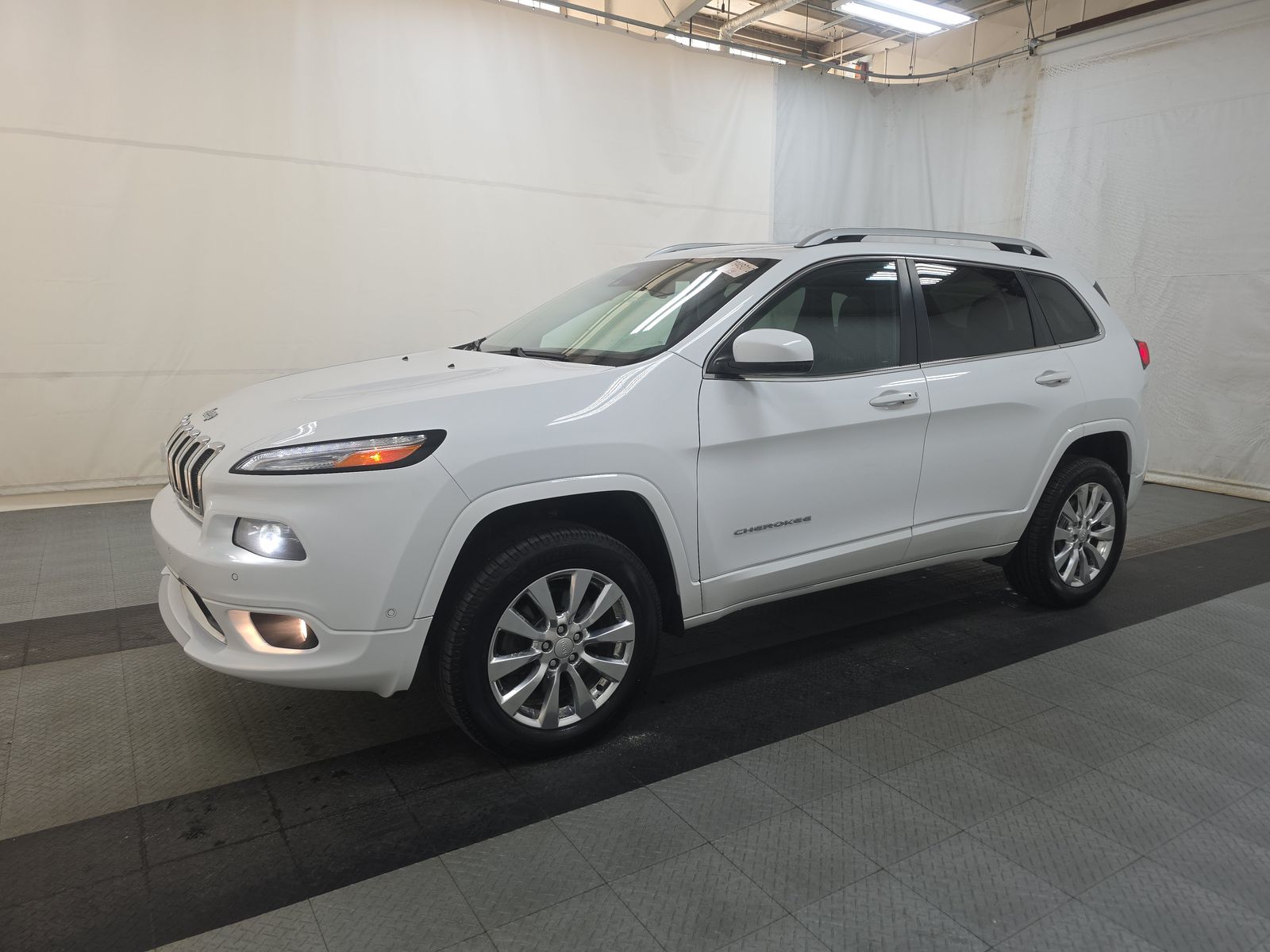 2017 Jeep Cherokee Overland AWD