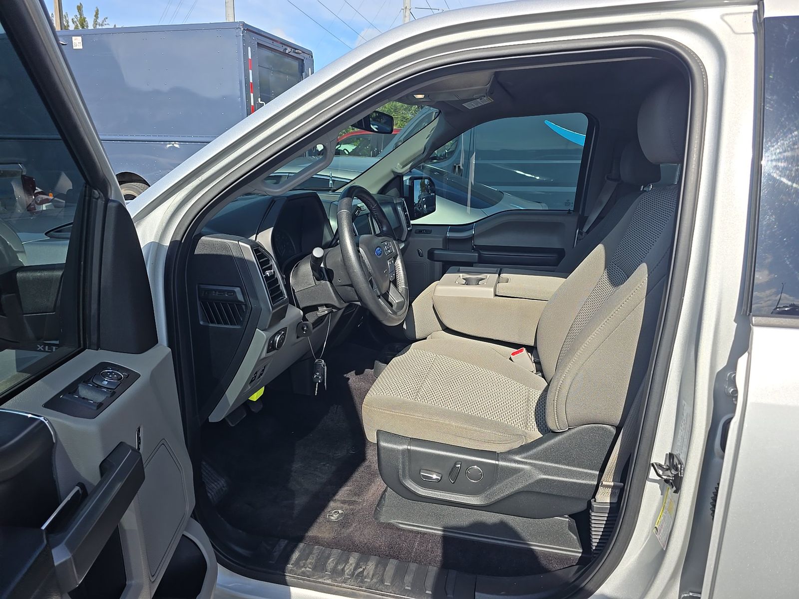 FORD F-150 - 8