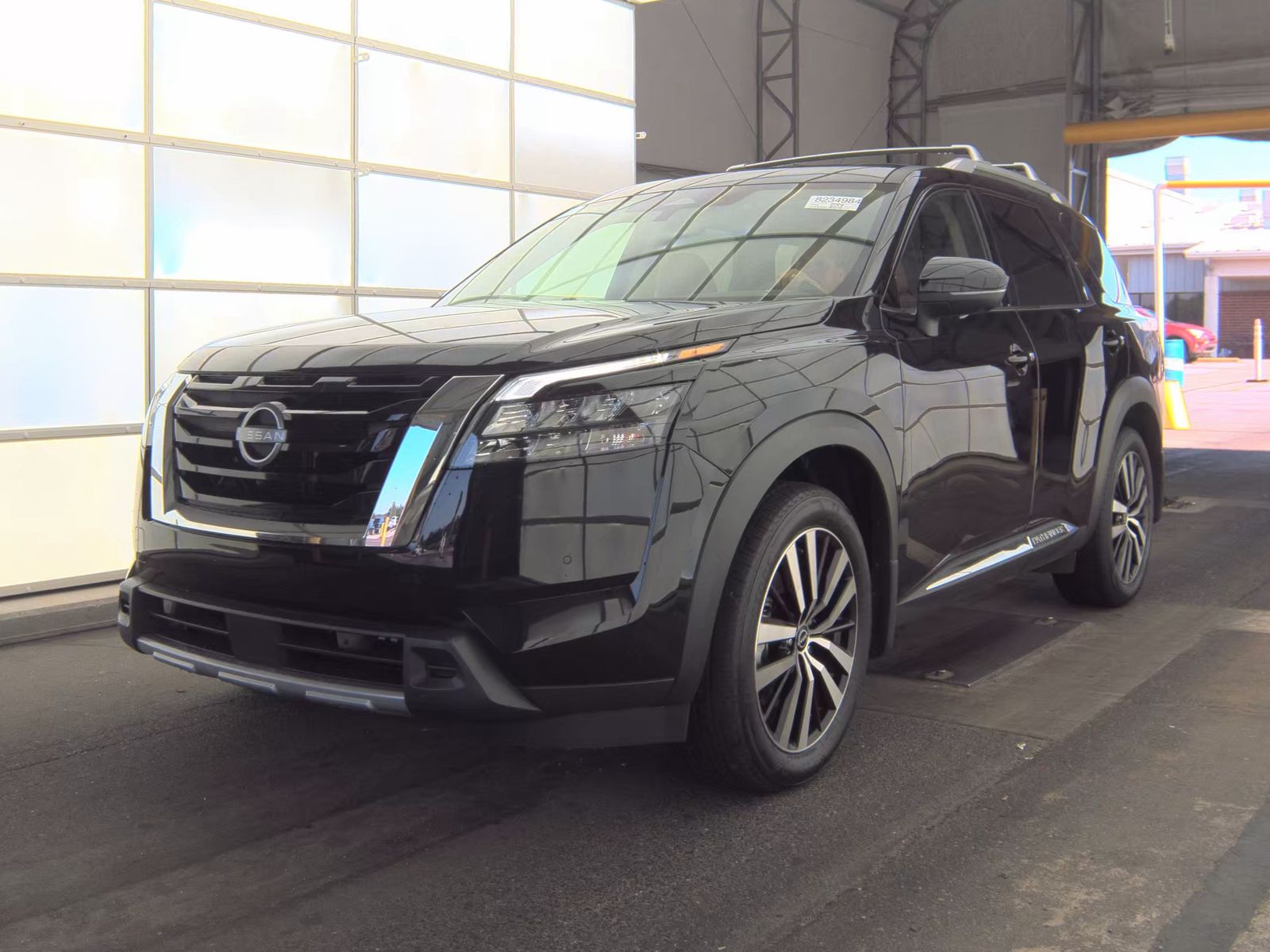 2025 Nissan Pathfinder Platinum FWD