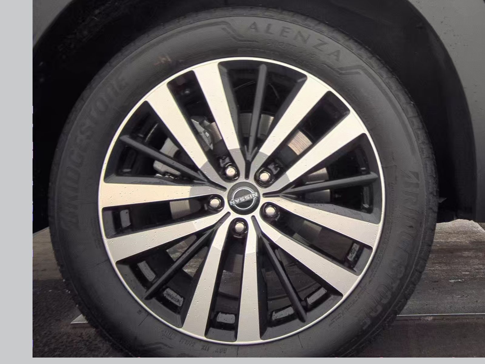 2025 Nissan Pathfinder Platinum FWD