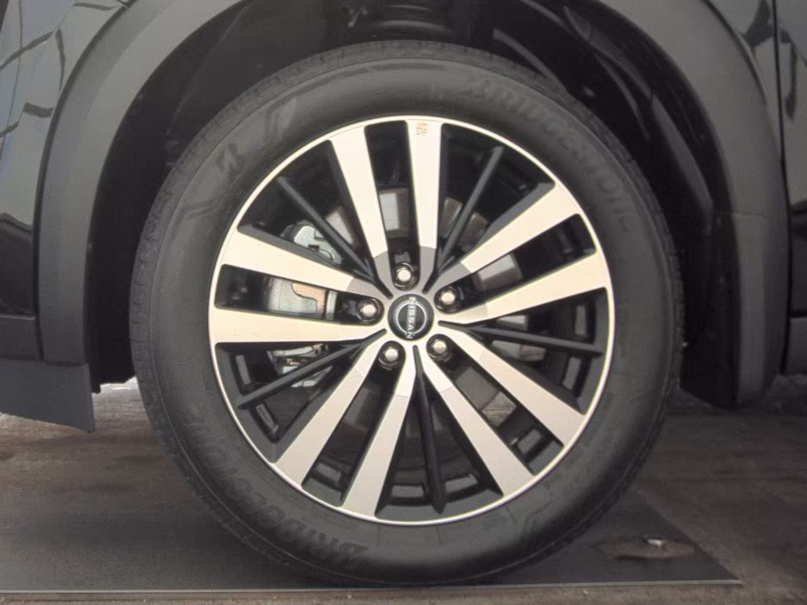 2025 Nissan Pathfinder Platinum FWD