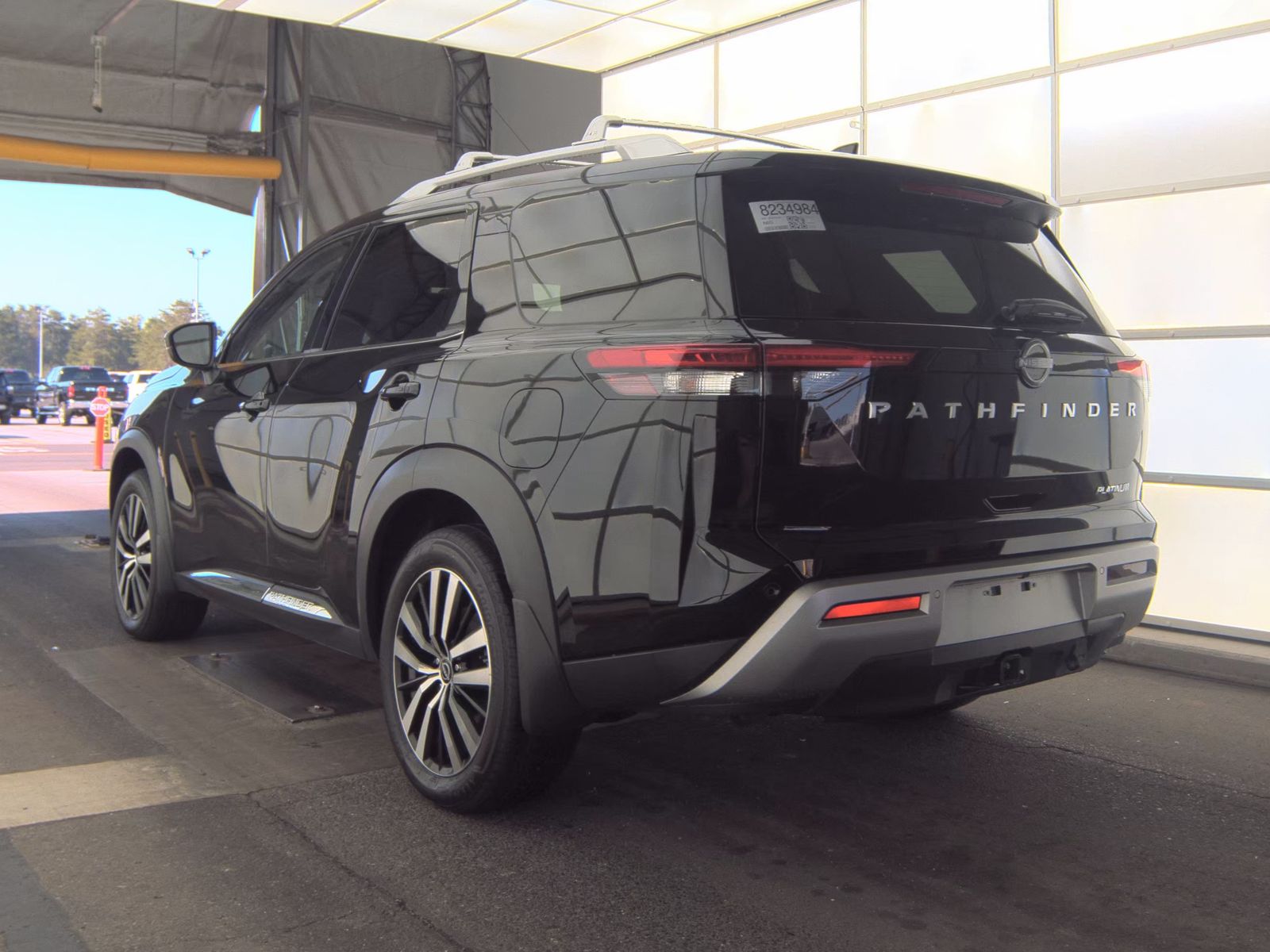 2025 Nissan Pathfinder Platinum FWD