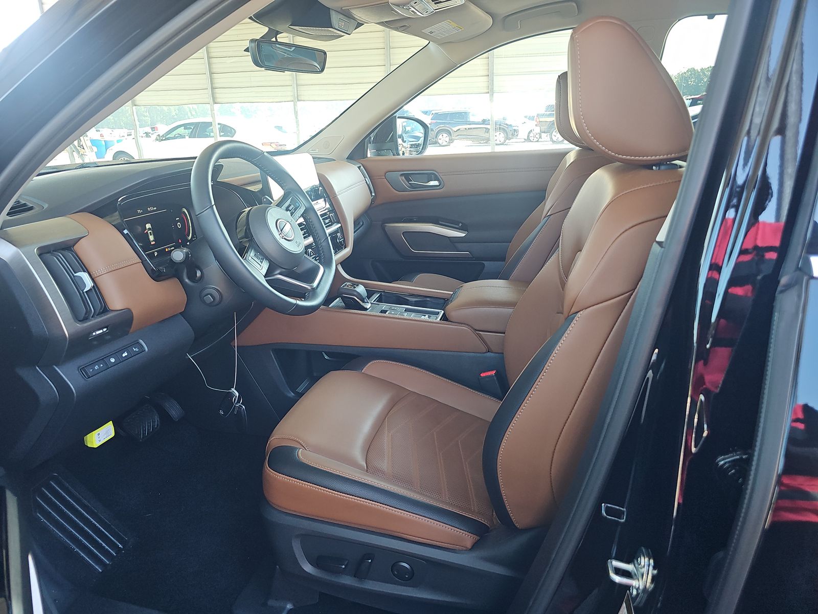 2025 Nissan Pathfinder Platinum FWD