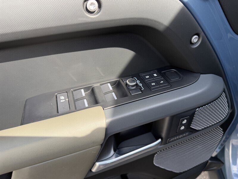 2021 Land Rover Defender 110 X-Dynamic HSE AWD