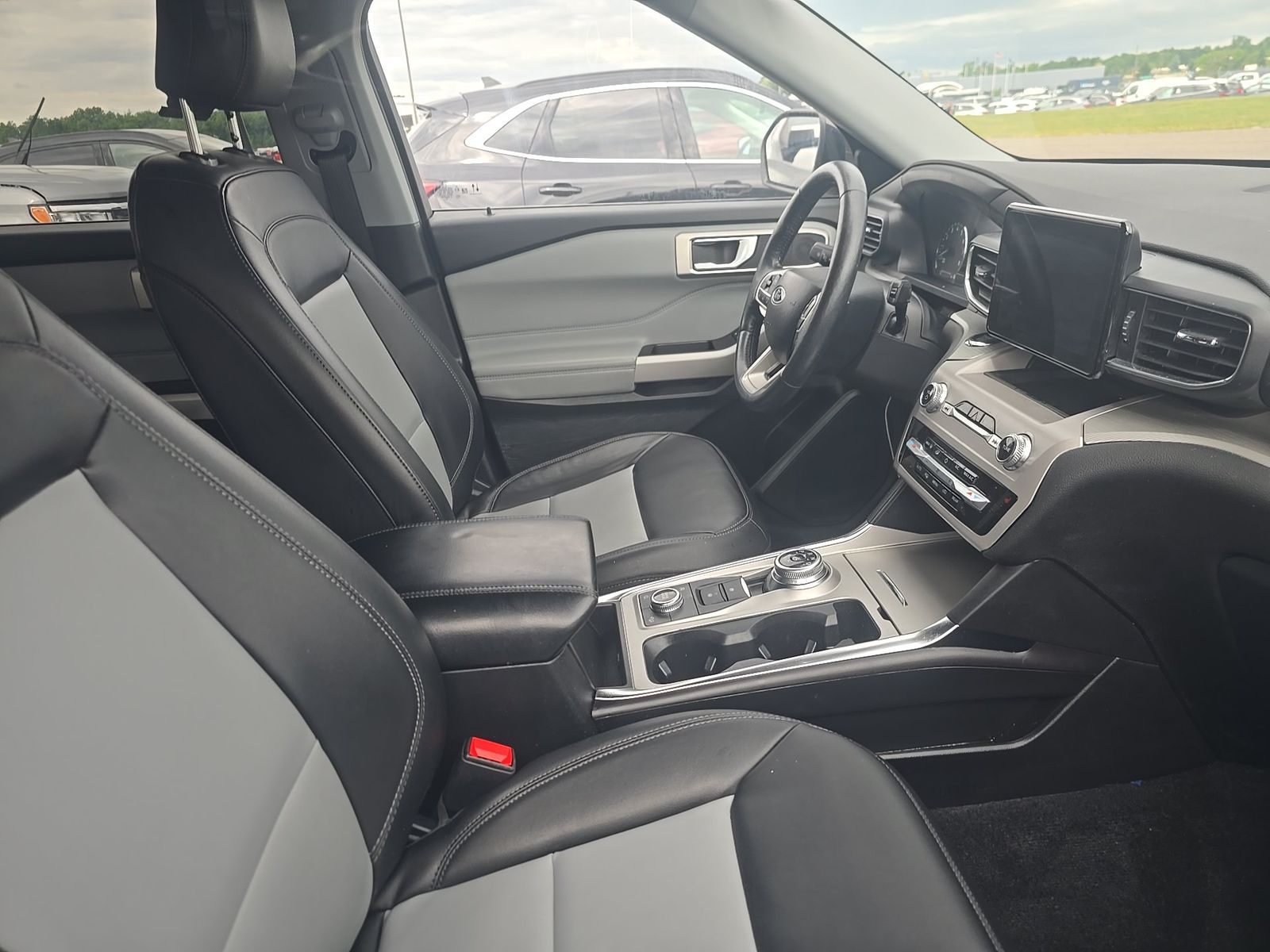 2023 Ford Explorer XLT AWD