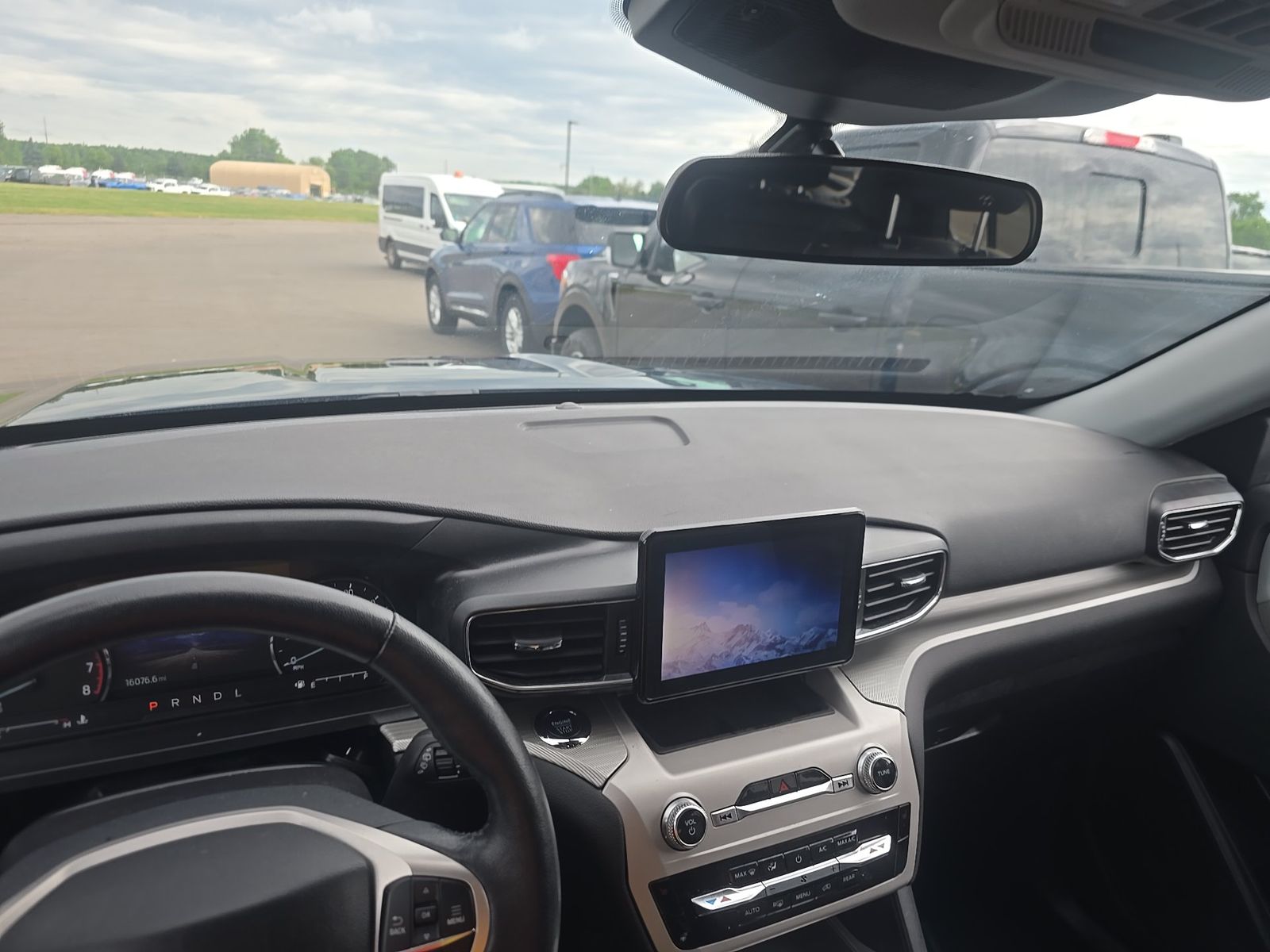 2023 Ford Explorer XLT AWD