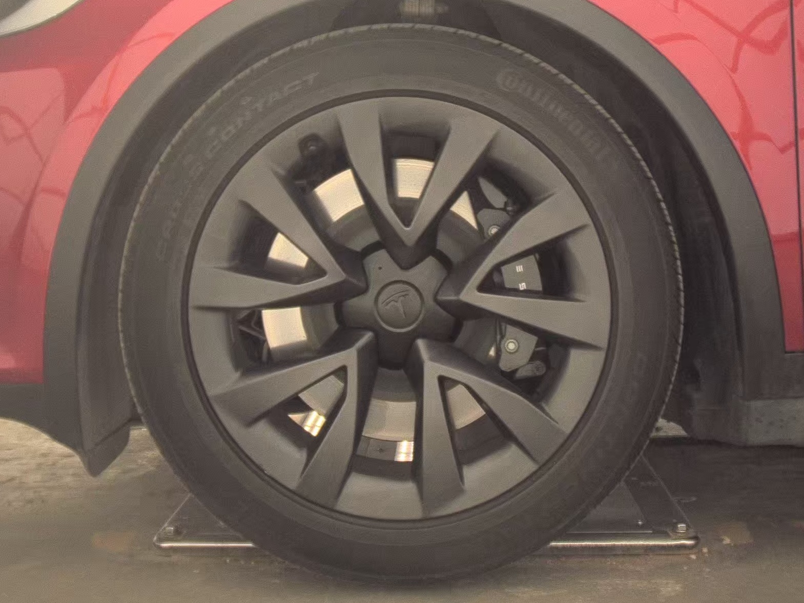 TESLA MODEL X - 10