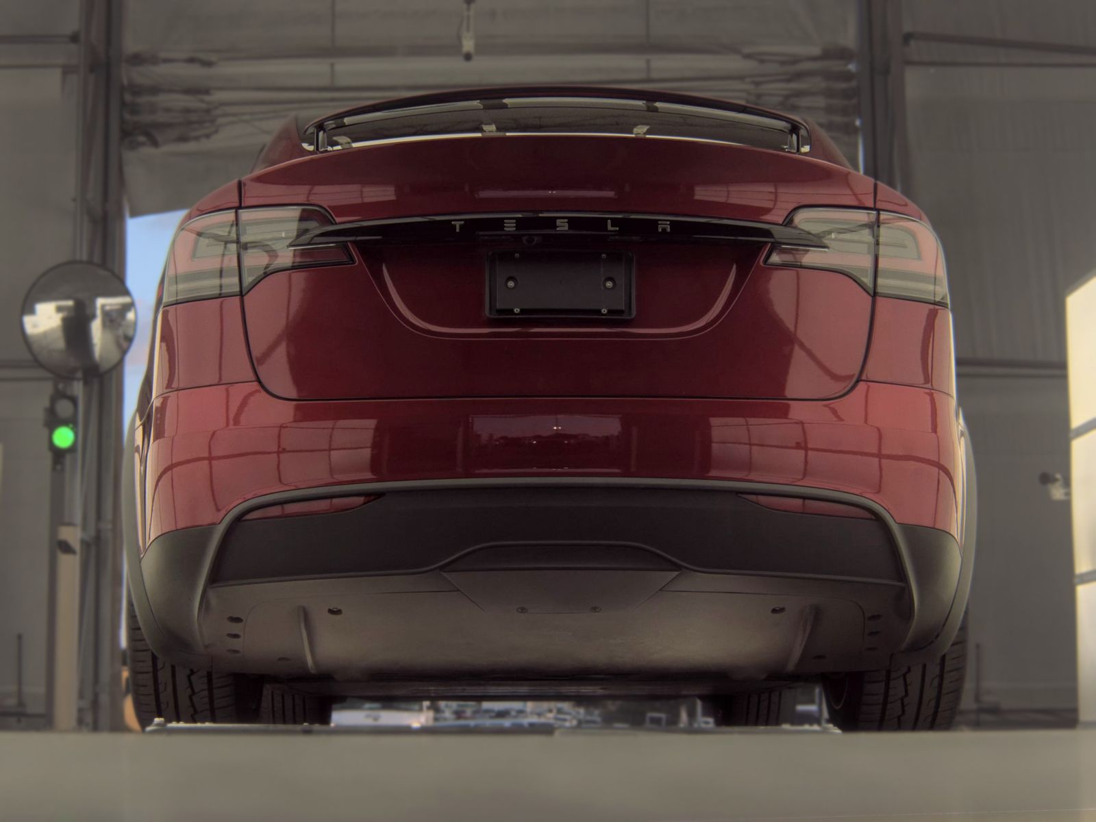 TESLA MODEL X - 8