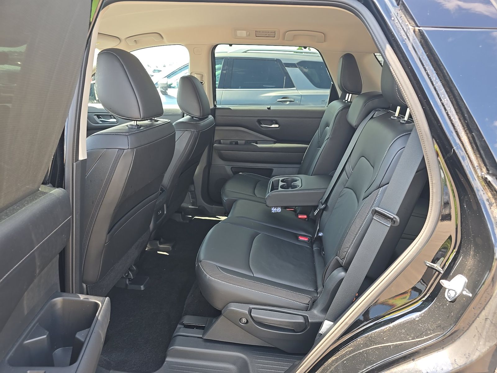 2025 Nissan Pathfinder SL AWD