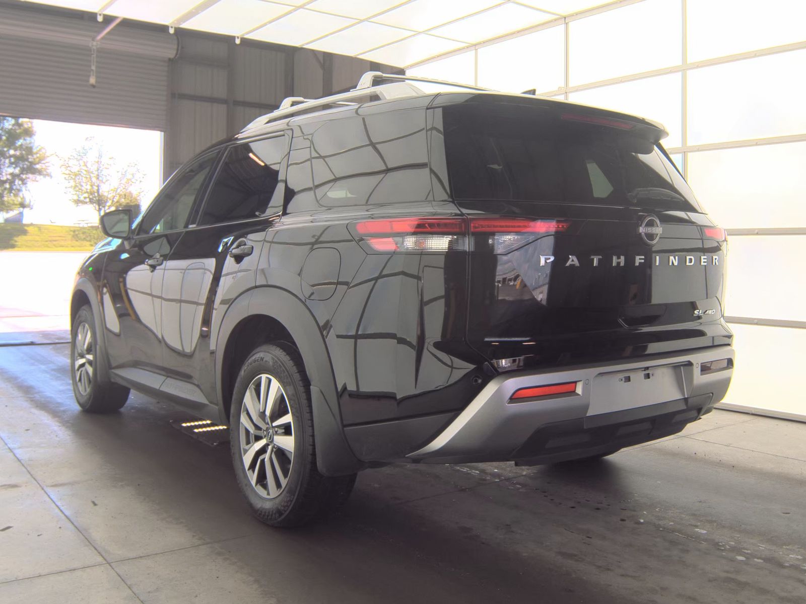 2025 Nissan Pathfinder SL AWD