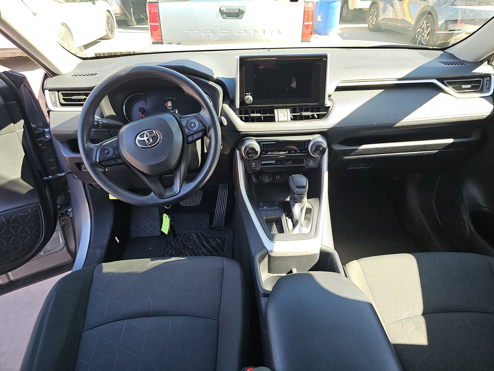2025 Toyota RAV4 XLE FWD