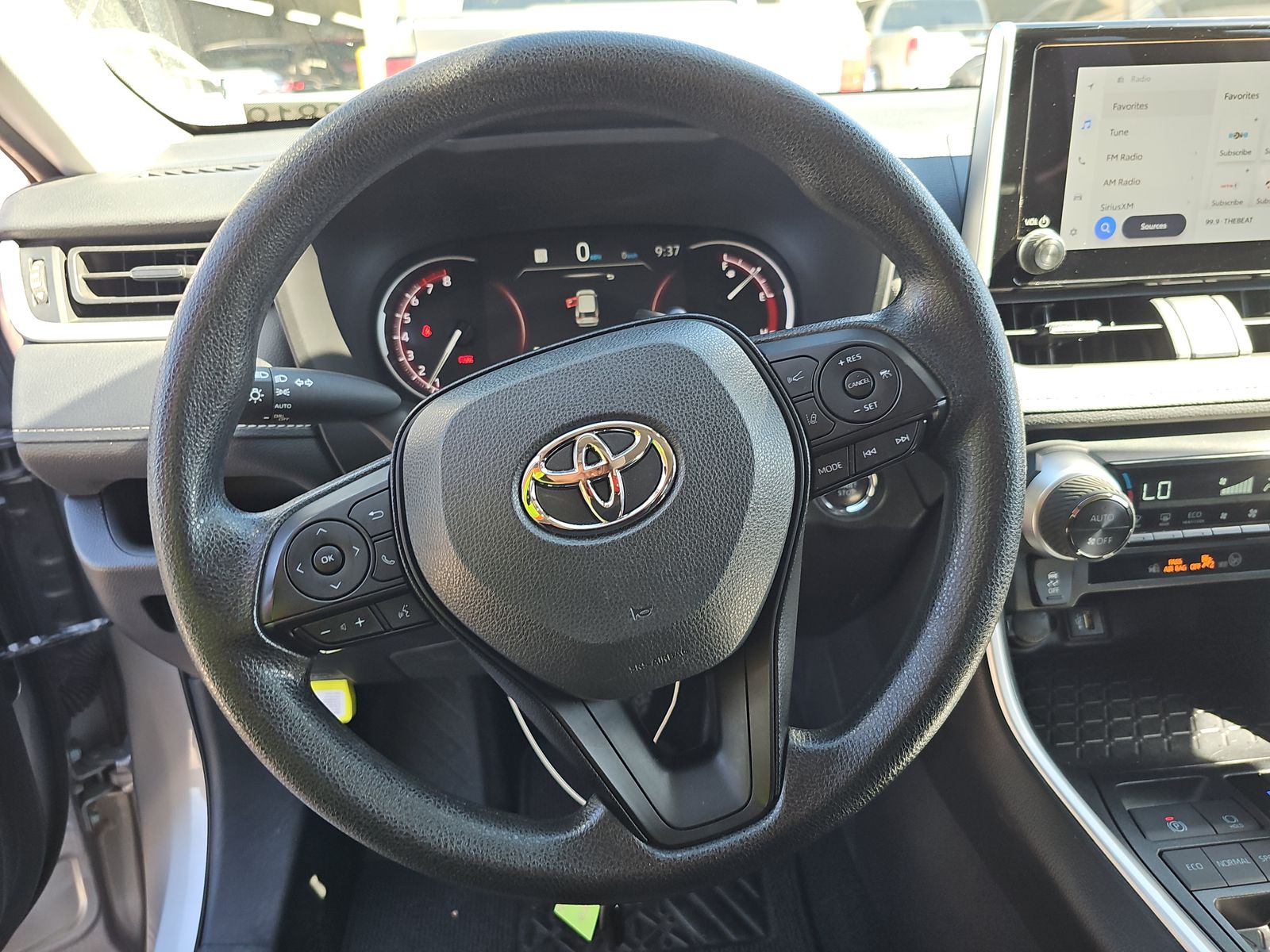 2025 Toyota RAV4 XLE FWD