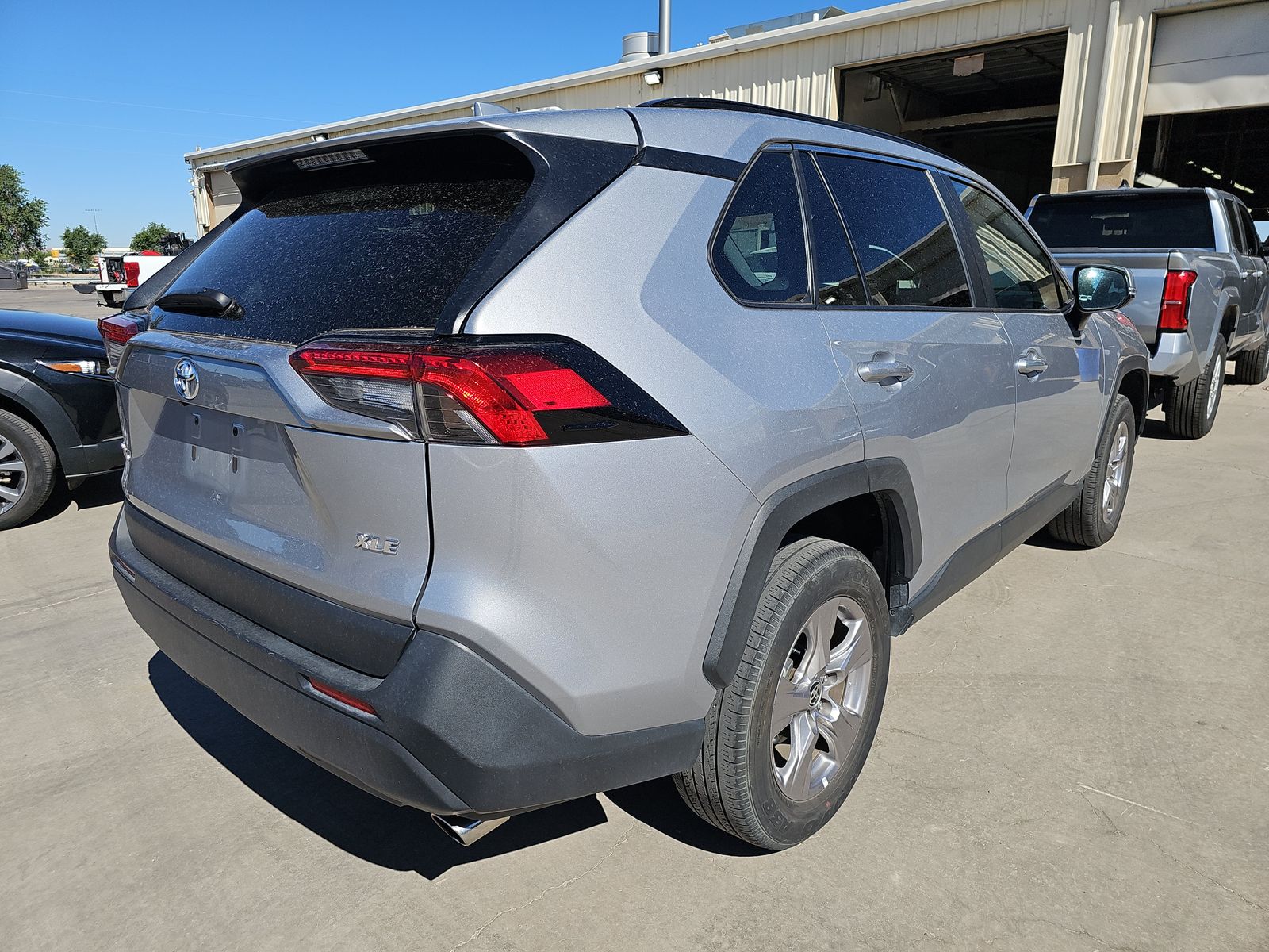 2025 Toyota RAV4 XLE FWD