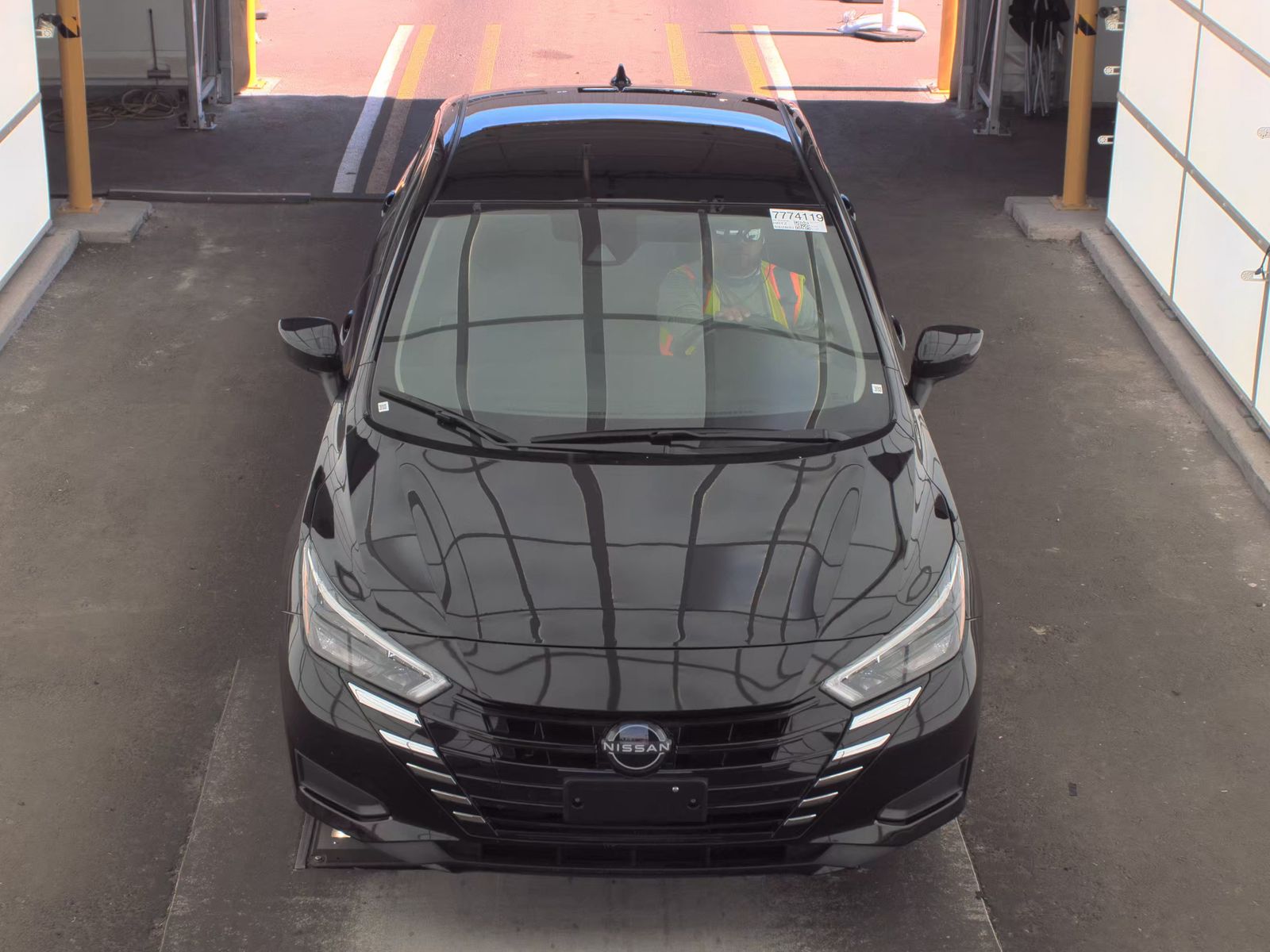 NISSAN VERSA - 3