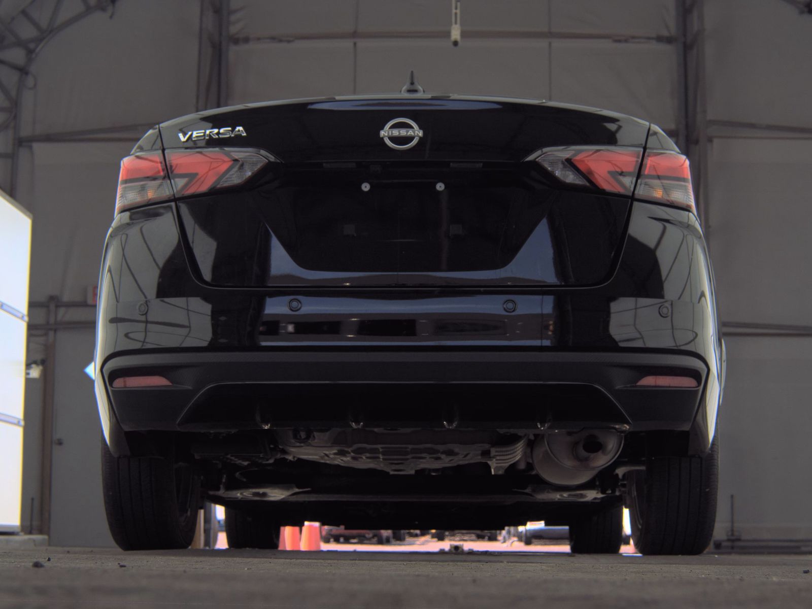 NISSAN VERSA - 8