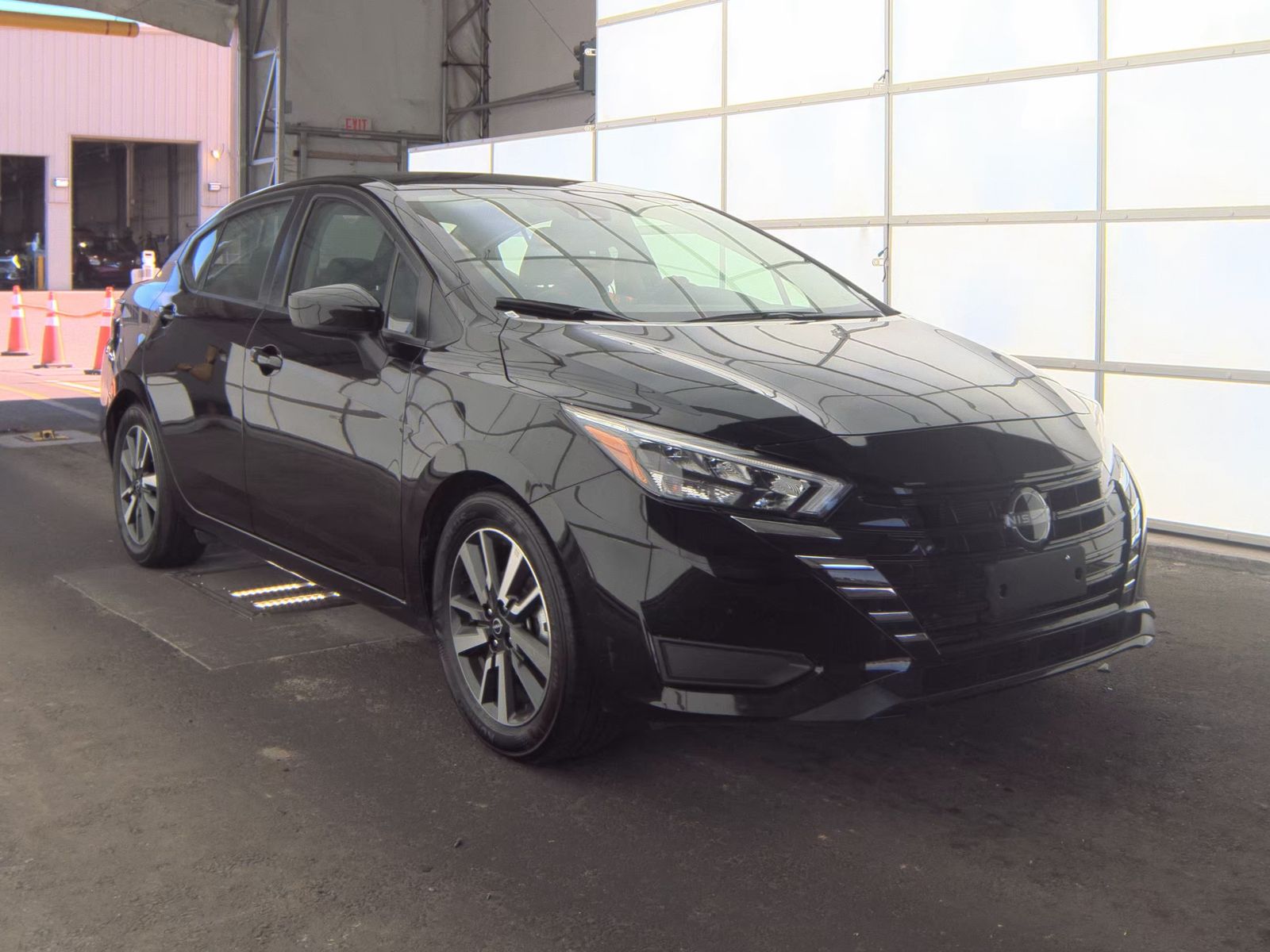 NISSAN VERSA - 5