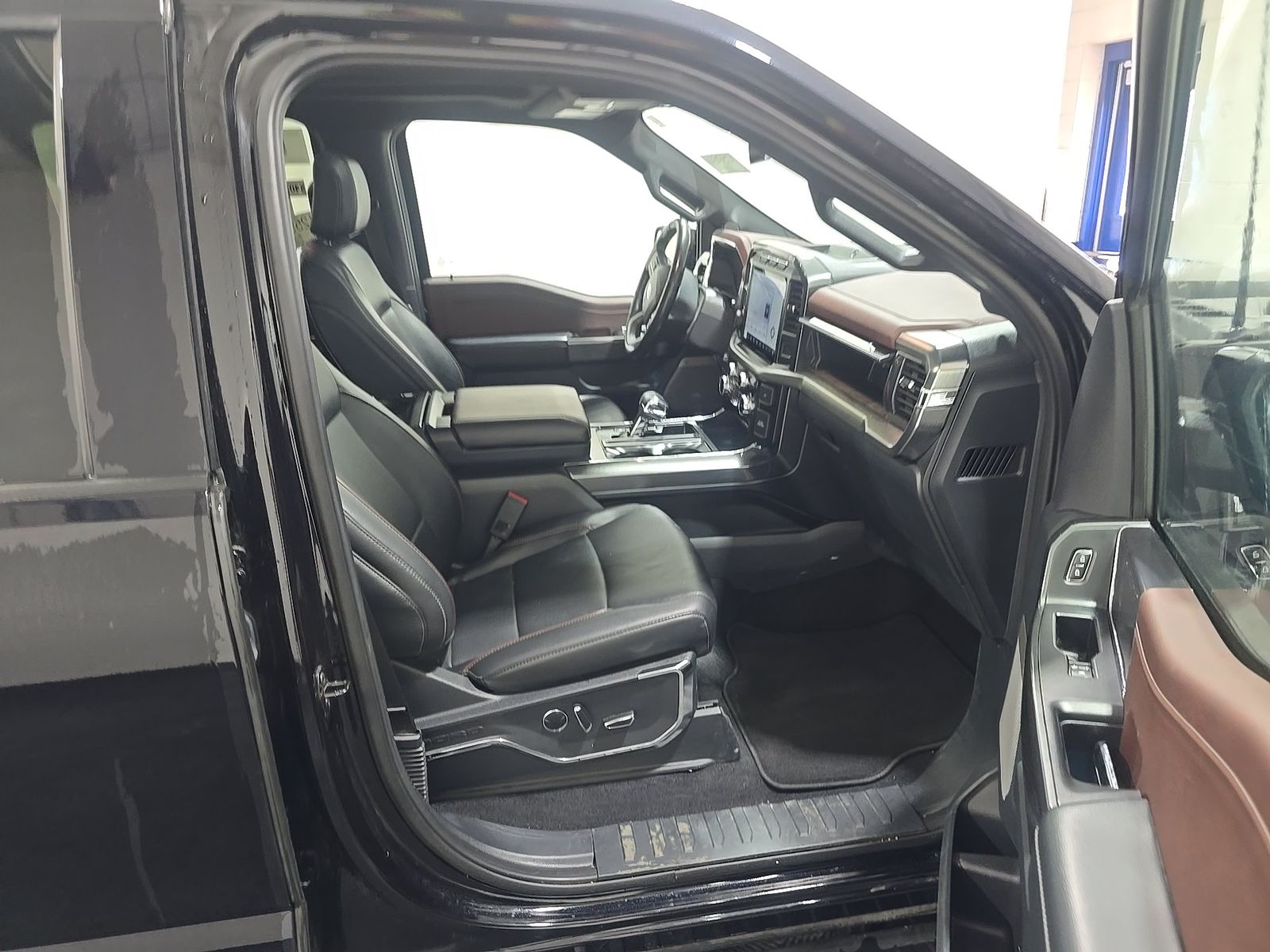 2023 Ford F-150 Lariat AWD