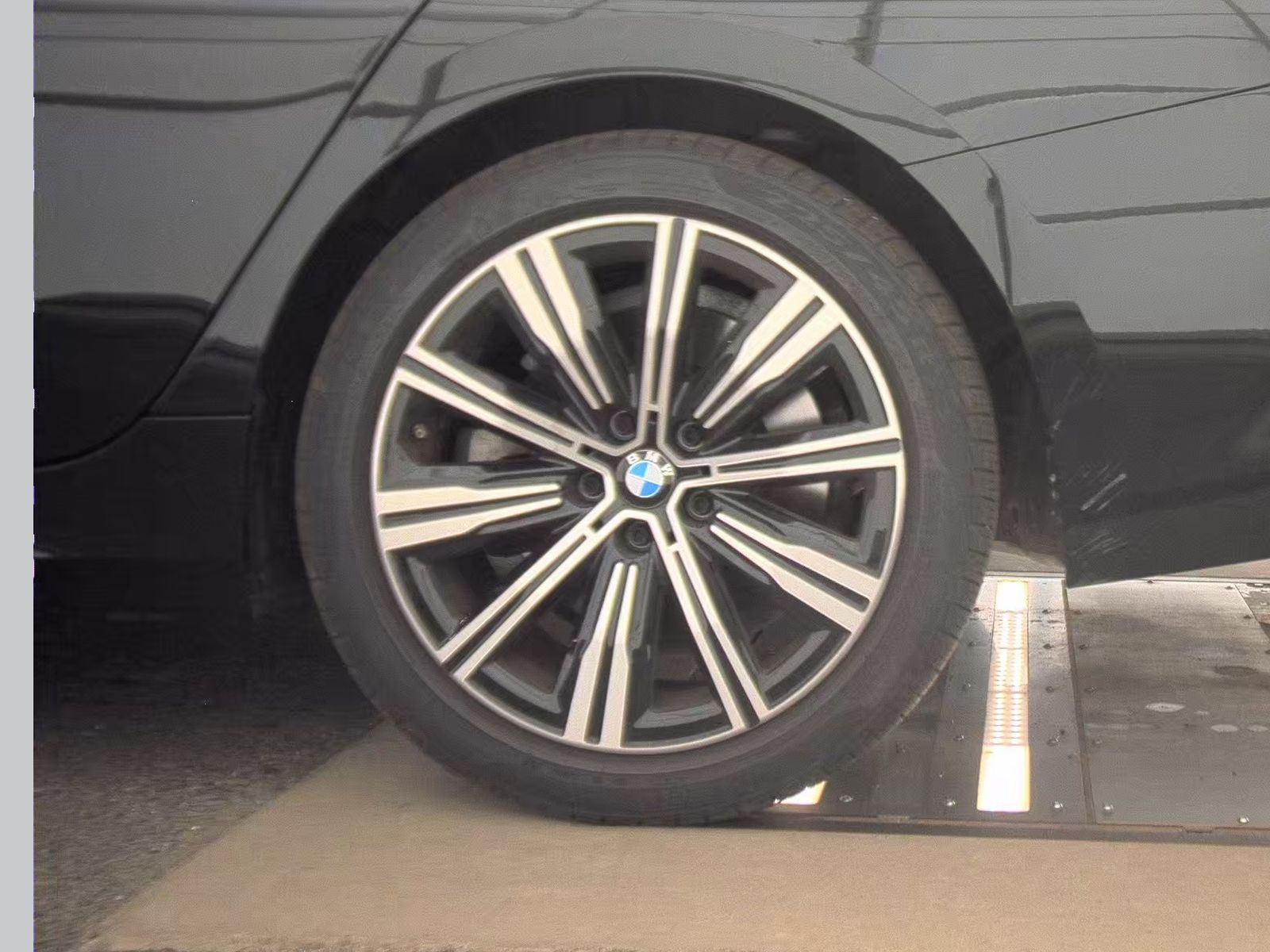 2025 BMW 3 Series 330i xDrive AWD