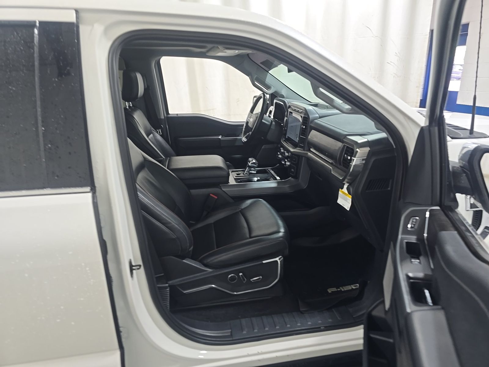 2023 Ford F-150 Lariat AWD
