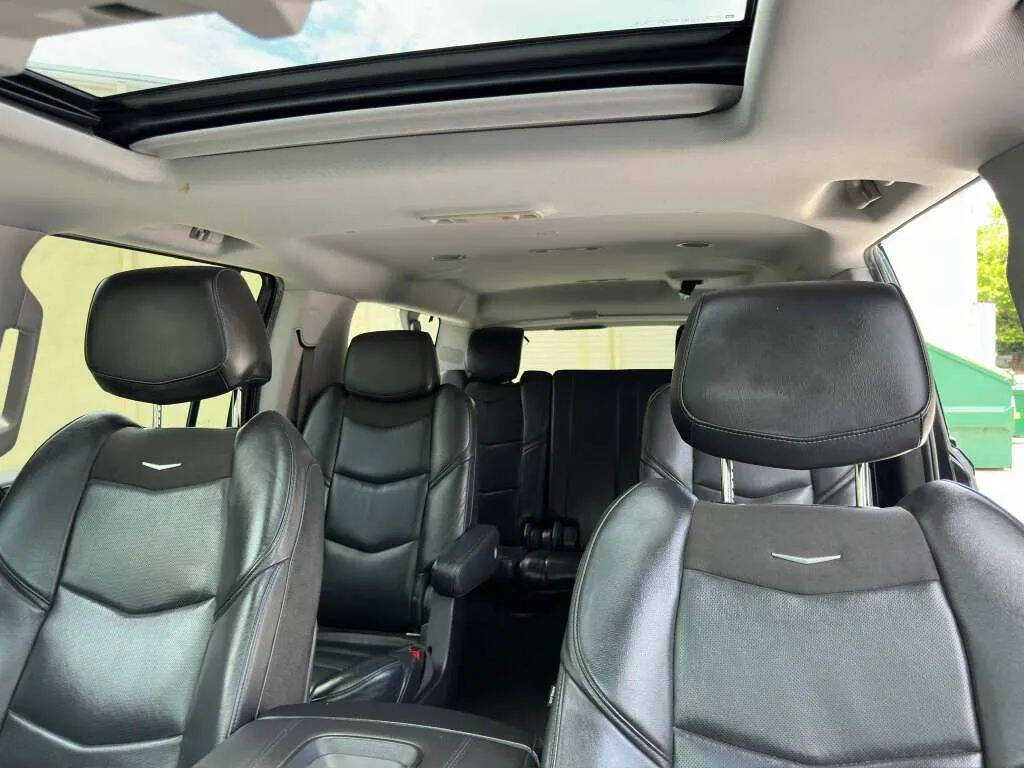 2019 Cadillac Escalade ESV Luxury RWD