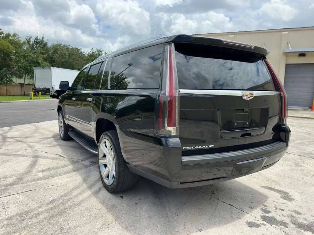 2019 Cadillac Escalade ESV Luxury RWD