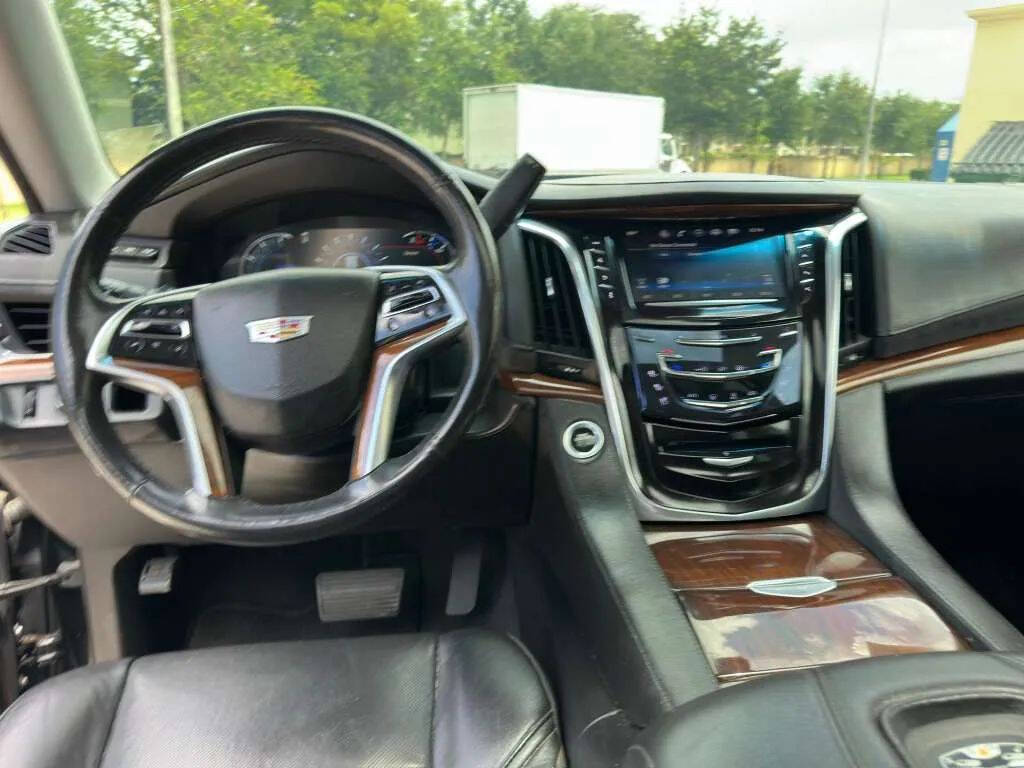 2019 Cadillac Escalade ESV Luxury RWD