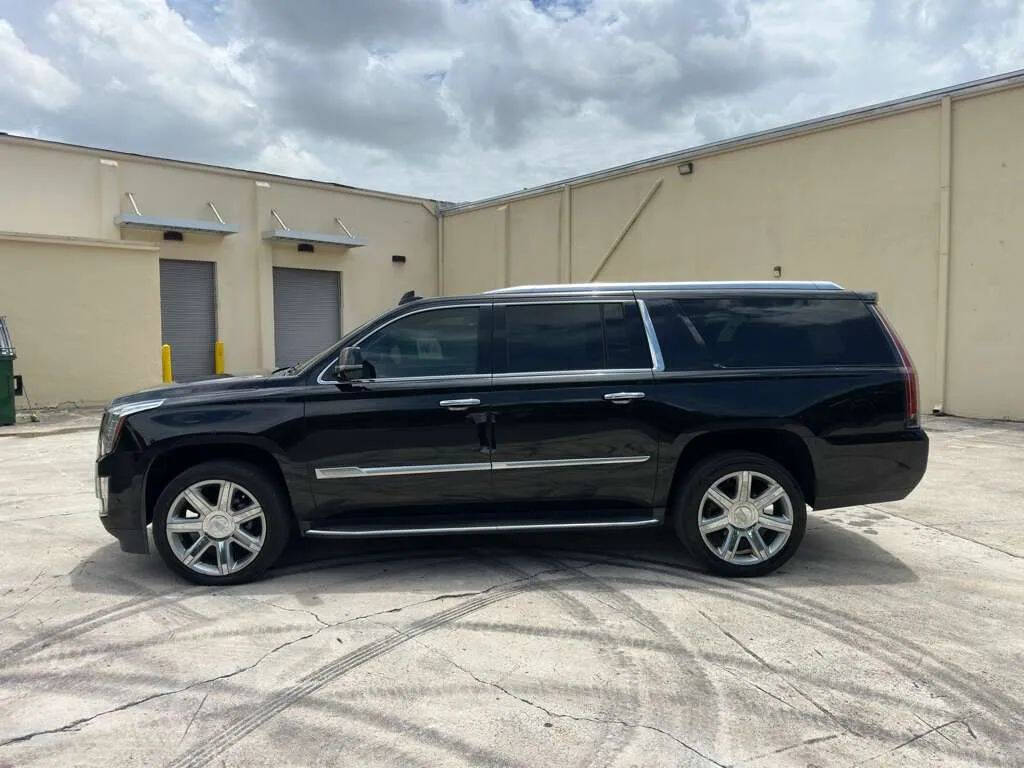 2019 Cadillac Escalade ESV Luxury RWD