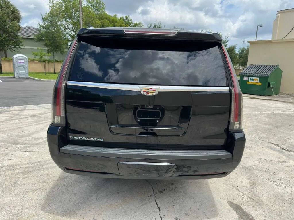 2019 Cadillac Escalade ESV Luxury RWD