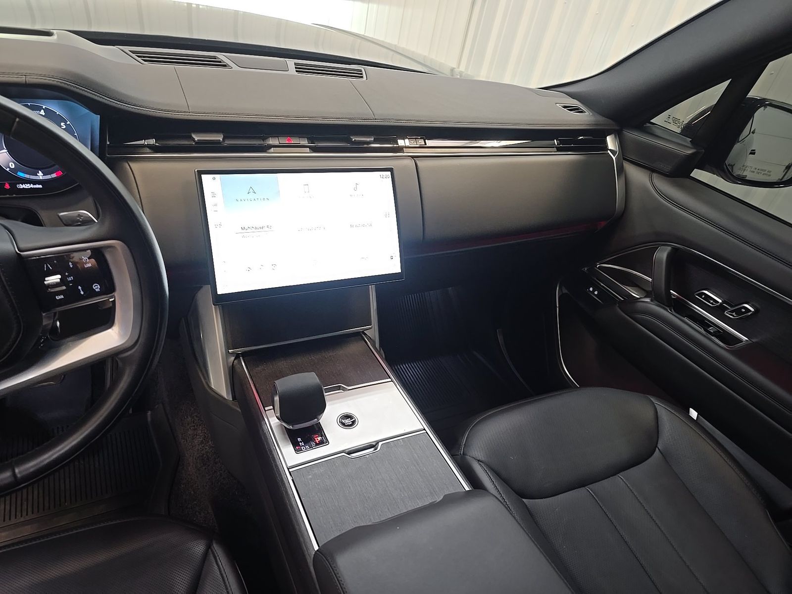 2025 Land Rover Range Rover SE AWD