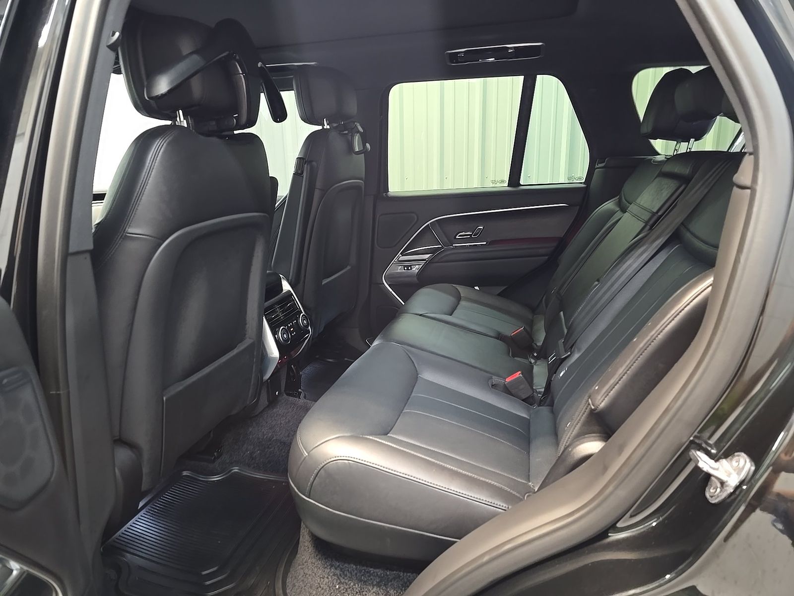 2025 Land Rover Range Rover SE AWD