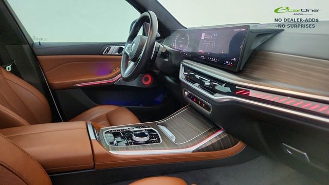 2025 BMW X7 M60i AWD