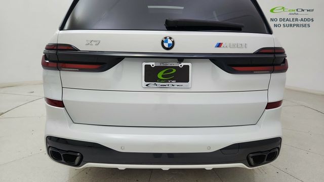 2025 BMW X7 M60i AWD
