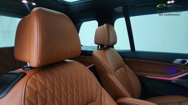 2025 BMW X7 M60i AWD
