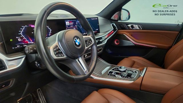 2025 BMW X7 M60i AWD