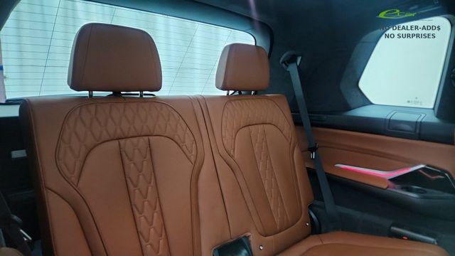 2025 BMW X7 M60i AWD
