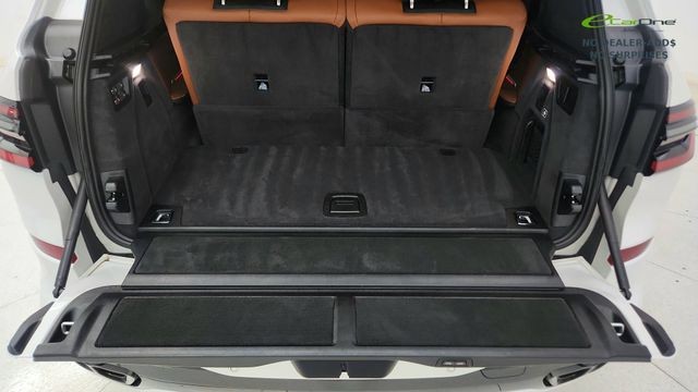 2025 BMW X7 M60i AWD