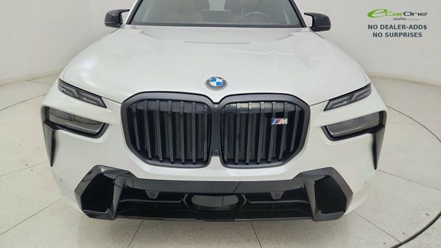 2025 BMW X7 M60i AWD