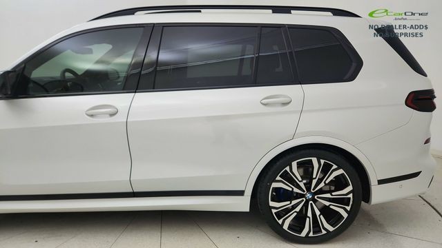 2025 BMW X7 M60i AWD