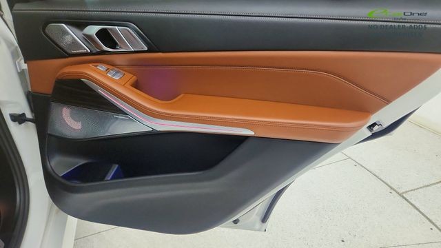 2025 BMW X7 M60i AWD