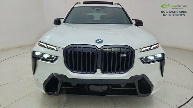 2025 BMW X7 M60i AWD