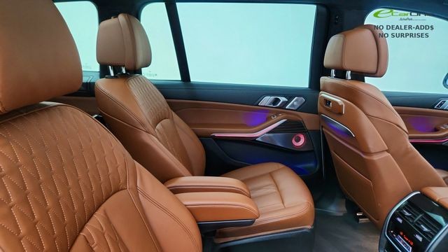 2025 BMW X7 M60i AWD